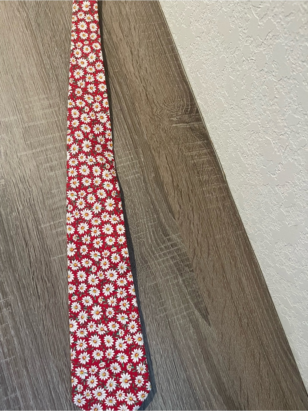 Red Daisy Print Men's Tie